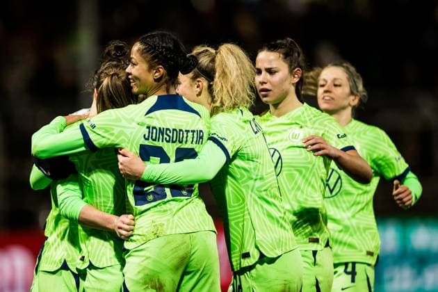 DFB Pokal der Frauen Viertelfinale, 1 FC Koeln VfL Wolfsburg 28 02 2023 Cheer to 0 3 by Marina Hegering VfL Wolfsburg, 31 DFB Pokal der Frauen Viertelfinale, 1 FC Koeln VfL Wolfsburg, Koeln, Sportpark Hoehenberg DFB REGULATIONS PROHIBIT ANY USE OF PHOTOGRAPHS AS IMAGE SEQUENCES AND OR QUASI VIDEO Copyright: xBEAUTIFULxSPORTS Wunderlx