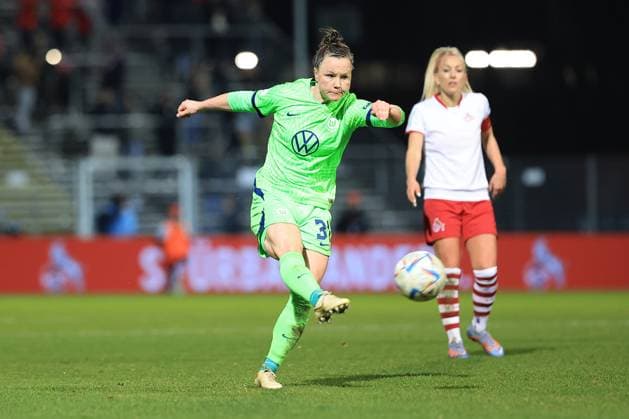 DFB Pokal women 2022 2023 quarterfinal, 1 FC Köln VfL Wolfsburg goal to 3 0 by Marina Hegering VfL, 31 Köln Sportpark Höhenberg Nordrhein Westfalen Germany