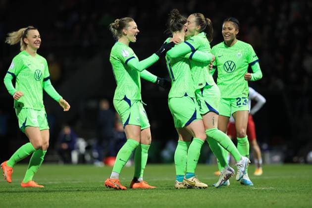 DFB Pokal women 2022 2023 quarterfinal, 1 FC Köln VfL Wolfsburg goal celebration after 3 0 for VfL Wolfsburg with Ewa Pajor VfL, 9 , Marina Hegering VfL, 31 , Alexandra Popp VfL, 11 , Sveindis Jonsdottir VfL, 23 Köln Sportpark Höhenberg Nordrhein Westfalen Germany