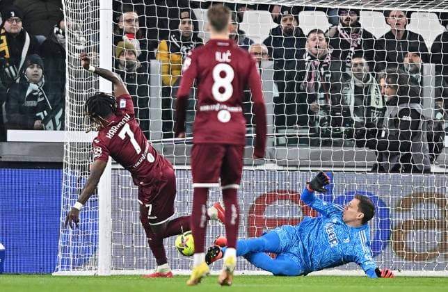 February 28, 2023, Turin: Torino s Yann Karamoh scores the gol (0-1) during the Italian Serie A soccer match Juventus FC vs Torino FC at the Allianz Stadium in Turin, Italy, 28 february 2023 ANSA ALESSANDRO DI MARCO Turin - ZUMAa110 20230228_zaf_a110_020 Copyright: xAlessandroxDixMarcox
