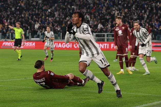 Turin, Italy, 28th February 2023. Juan Cuadrado of Juventus celebrates after scoring to level the game at 1-1 during the Serie A match at Allianz Stadium, Turin. Picture credit should read: Jonathan Moscrop Sportimage EDITORIAL USE ONLY. No use with unauthorised audio, video, data, fixture lists, club league logos or live services. Online in-match use limited to 120 images, no video emulation. No use in betting, games or single club league player publications. SPI-2237-0004