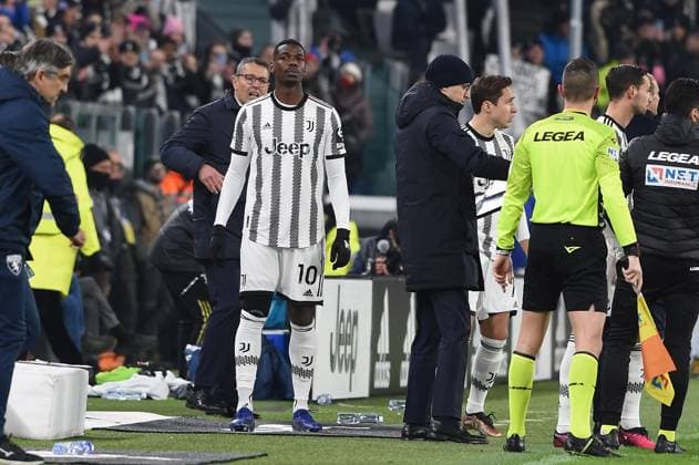 IPP20230228 Football - soccer: Serie A, Juventus F.C. - Torino F.C., paul pogba sta per entrare in campo, facendo il suo esordio stagionale con la maglia della Juventus (Verwendung nur in Deutschland - GERMANY ONLY) *** IPP20230228 Football soccer Serie A, Juventus F C Torino F C , paul pogba sta per entrare in campo, facendo il suo esordio stagionale con la maglia della Juventus Use only in Germany GERMANY ONLY 