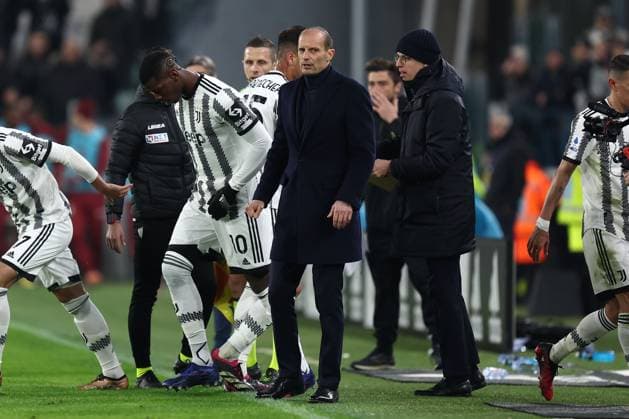 Juventus Fc - Torino Fc Paul Pogba of Juventus Fc substitutes Enzo Barrenechea of Juventus Fc during the Serie A match beetween Juventus Fc and Torino Fc at Allianz Stadium on February 28, 2023 in Turin, Italy . Torino Allianz Stadium Italy Copyright: xMarcoxCanonierox