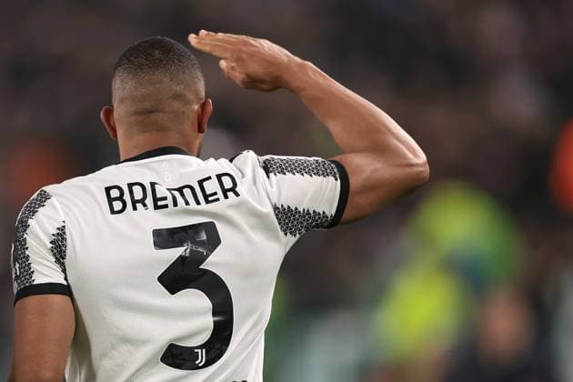 Sport Bilder des Tages Turin, Italy, 28th February 2023. Gleison Bremer of Juventus celebrates after scoring to give the side a 3-2 lead during the Serie A match at Allianz Stadium, Turin. Picture credit should read: Jonathan Moscrop Sportimage EDITORIAL USE ONLY. No use with unauthorised audio, video, data, fixture lists, club league logos or live services. Online in-match use limited to 120 images, no video emulation. No use in betting, games or single club league player publications. SPI-2237-0082