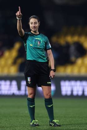 Foto Alessandro Garofalo LaPresse 01 Marzo 2023 - Benevento, Italia calcio Benevento vs Sudtirol - Campionato di calcio Serie BKT 2022 2023 - Stadio Ciro Vigorito. Nella foto: Maria Sole Ferrieri Caputi arbitro March 01, 2023 - Benevento, Italy sport, soccer Benevento vs Sudtirol - Italian Football Championship League BKT 2022 2023 - Ciro Vigorito stadium. In the pic:Maria Sole Ferrieri Caputi referee  Copyright: xAlessandroxGarofalo LaPressex