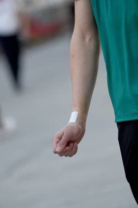 02 03 2023, Bahrain International Circuit, Sakhir, Formula 1 Gulf Air Bahrain Grand Prix 2023 ,in picture Lance Stroll CAN , Aston Martin Aramco Cognizant Formula One Team with plasters on both hands Sakhir Bahrain International Circuit Bahrain  eu-images-506