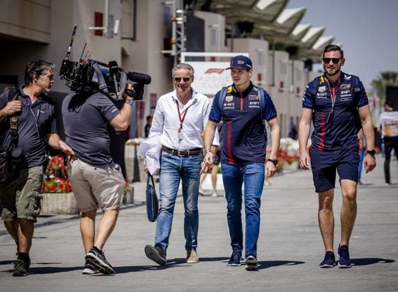 BAHRAIN - Max Verstappen (Red Bull Racing) arrives for the first free practice session at the Bahrain International Circuit in the desert region of Sakhir ahead of the Bahrain Grand Prix. ANP SEM VAN DER WAL xVIxANPxSportx xxANPxIVx 464052037 originalFilename: 464052037.jpg