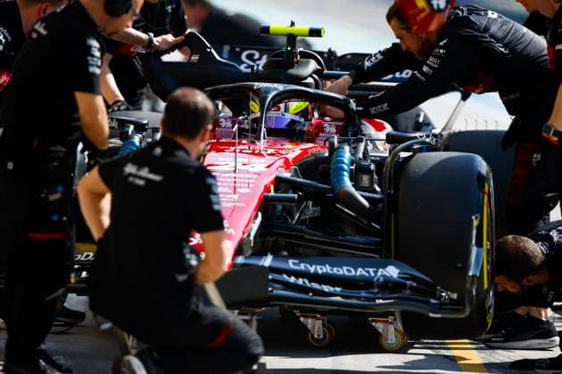 24 ZHOU Guanyu (chi), Alfa Romeo F1 Team Stake C43, action during the Formula 1 Gulf Air Bahrain Grand Prix 2023, 1st round of the 2023 FIA Formula One World Championship, WM, Weltmeisterschaft from March 2 3 to 5, 2023 on the Bahrain International Circuit, in Sakhir, Bahrain - F1 - BAHRAIN GRAND PRIX 2023 DPPI Panoramic  _R3_7807