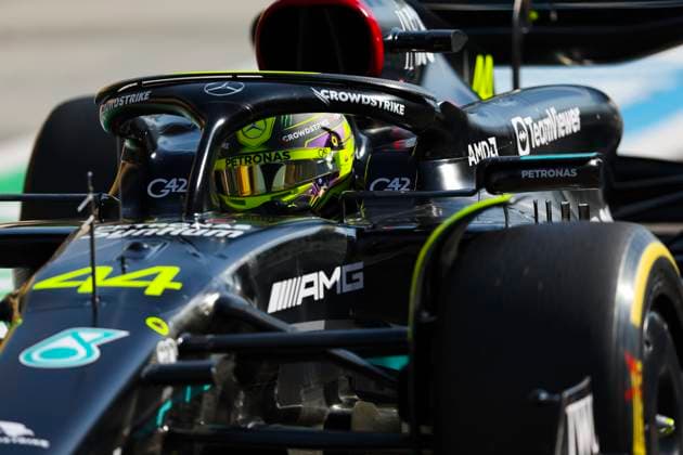 44 HAMILTON Lewis (gbr), Mercedes AMG F1 Team W14, action during the Formula 1 Gulf Air Bahrain Grand Prix 2023, 1st round of the 2023 FIA Formula One World Championship, WM, Weltmeisterschaft from March 2 3 to 5, 2023 on the Bahrain International Circuit, in Sakhir, Bahrain - F1 - BAHRAIN GRAND PRIX 2023 DPPI Panoramic  G0OD8445
