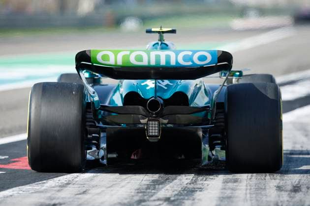 14 ALONSO Fernando (spa), Aston Martin F1 Team AMR23, action during the Formula 1 Gulf Air Bahrain Grand Prix 2023, 1st round of the 2023 FIA Formula One World Championship, WM, Weltmeisterschaft from March 2 3 to 5, 2023 on the Bahrain International Circuit, in Sakhir, Bahrain - F1 - BAHRAIN GRAND PRIX 2023 DPPI Panoramic  _R3_7934