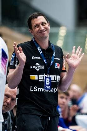 2 Handball Bundesliga HC Motor Zaporizhzhia HWB Balingen Weilstetten 03 03 2023 Jens Buerkle Coach HBW Balingen Weilstetten shrugs his shoulders laughing 2 Handball Bundesliga HC Motor Zaporizhzhia HWB Balingen Weilstetten Duesseldorf, CASTELLO Copyright: xBEAUTIFULxSPORTS Wunderlx