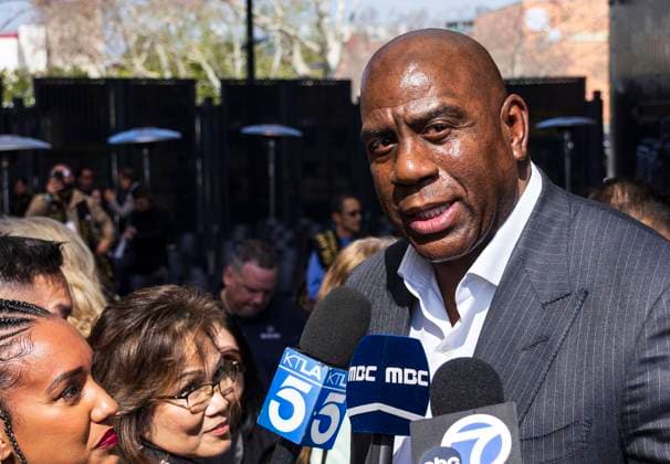 Sport Themen der Woche KW09 Sport Bilder des Tages Fußball, Los Angeles FC Pressetermin mit Magic Johnson March 3, 2023, Los Angeles, California, USA: Earvin Ã¢â‚¬oeMagicÃ¢â‚¬Â Johnson is interviewed during a Ceremony for renamed BMO Stadium, home of the Los Angeles Football Club and Angel City FC on Friday March 3, 2023 at the BMO Stadium in Los Angeles, California. PI Los Angeles USA - ZUMAp124 20230303_zaa_p124_009 Copyright: xJAVIERxROJASx