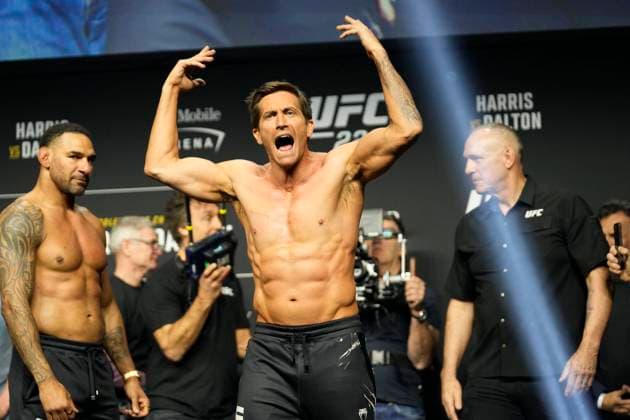 Bilder des Jahres 2023, Sport 03 März Sport Themen der Woche KW09 Sport Bilder des Tages March 3, 2023, Las Vegas, NV, LAS VEGAS, NEVADA, United States: LAS VEGAS, NV - March 3: Jake Gyllenhaal shooting scenes for the upcoming movie Roadhouse with Conor McGregor at MGM Grand Garden Arena for UFC 285 -Jones vs Gane : Ceremonial Weigh-ins on March 3, 2023 in Las Vegas, NV, United States. Las Vegas, NV United States - ZUMAp175 20230303_zsa_p175_169 Copyright: xLouisxGrassex
