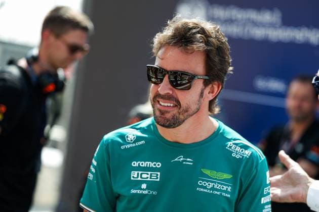 ALONSO Fernando (spa), Aston Martin F1 Team AMR23, portrait during the Formula 1 Gulf Air Bahrain Grand Prix 2023, 1st round of the 2023 FIA Formula One World Championship, WM, Weltmeisterschaft from March 2 to 5, 2023 on the Bahrain International Circuit, in Sakhir, Bahrain - F1 - BAHRAIN GRAND PRIX 2023 DPPI Panoramic  20230304_GOOD0588