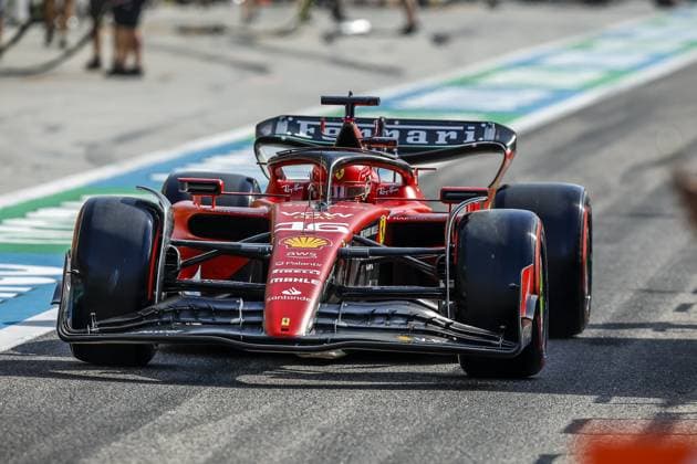 16 LECLERC Charles (mco), Scuderia Ferrari SF-23, action during the Formula 1 Gulf Air Bahrain Grand Prix 2023, 1st round of the 2023 FIA Formula One World Championship, WM, Weltmeisterschaft from March 2 3 to 5, 2023 on the Bahrain International Circuit, in Sakhir, Bahrain - F1 - BAHRAIN GRAND PRIX 2023 DPPI Panoramic  _R3_0126