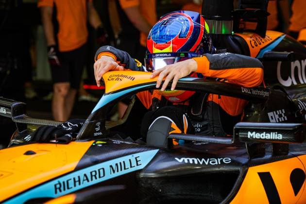 PIASTRI Oscar (aus), McLaren F1 Team MCL60, portrait during the Formula 1 Gulf Air Bahrain Grand Prix 2023, 1st round of the 2023 FIA Formula One World Championship, WM, Weltmeisterschaft from March 2 to 5, 2023 on the Bahrain International Circuit, in Sakhir, Bahrain - F1 - BAHRAIN GRAND PRIX 2023 DPPI Panoramic  20230304_GOOD0720