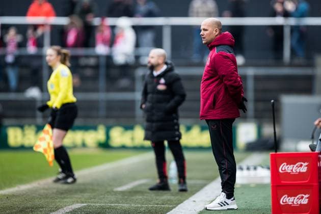 FLYERALARM Women Football Bundesliga, 1 FC Koeln Bayer 04 Leverkusen 05 03 2023 Robert de Pauw Coach Bayer 04 Leverkusen FLYERALARM Women Football Bundesliga, 1 FC Koeln Bayer 04 Leverkusen, Koeln, Geissbockheim DFB REGULATIONS PROHIBIT ANY USE OF PHOTOGRAPHS AS IMAGE SEQUENCES AND OR QUASI VIDEO Copyright: xBEAUTIFULxSPORTS Wunderlx