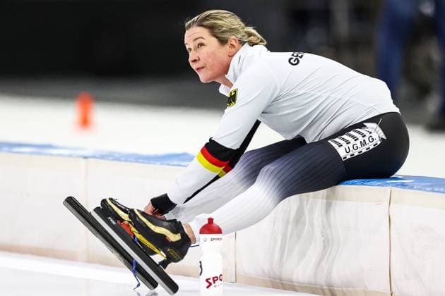 HERENVEEN - Claudia Pechstein (GER) during the 5000 meters for women at the ISU World Speed skating, Eisschnelllauf Championships in Thialf. ANP VINCENT JANNINK ISU World Speed Skating Championships - Heerenveen 2023 xVIxANPxSportx xxANPxIVx 464244022 originalFilename: 464244022.jpg