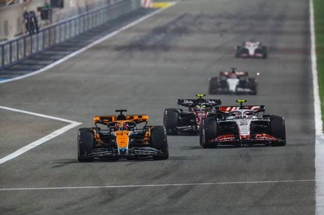 81 Oscar Piastri AUS, McLaren F1 Team , 27 Nico Hulkenberg DEU, MoneyGram Haas F1 Team , F1 Grand Prix of Bahrain at Bahrain International Circuit on March 5, 2023 in Sakhir, Bahrain Photo by HOCH ZWEI Sakhir Bahrain