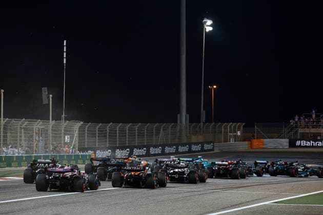 start of the race, depart, during the Formula 1 Gulf Air Bahrain Grand Prix 2023, 1st round of the 2023 FIA Formula One World Championship, WM, Weltmeisterschaft from March 2 to 5, 2023 on the Bahrain International Circuit, in Sakhir, Bahrain - F1 - BAHRAIN GRAND PRIX 2023 - RACE DPPI Panoramic  00123003__R3_1064A