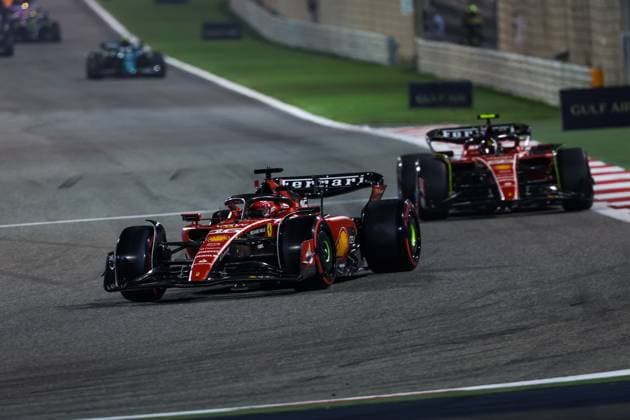 16 LECLERC Charles (mco), Scuderia Ferrari SF-23, 55 SAINZ Carlos (spa), Scuderia Ferrari SF-23, action during the Formula 1 Gulf Air Bahrain Grand Prix 2023, 1st round of the 2023 FIA Formula One World Championship, WM, Weltmeisterschaft from March 3 to 5, 2023 on the Bahrain International Circuit, in Sakhir, Bahrain - F1 - BAHRAIN GRAND PRIX 2023 - RACE DPPI Panoramic 20230305_G0OD1938