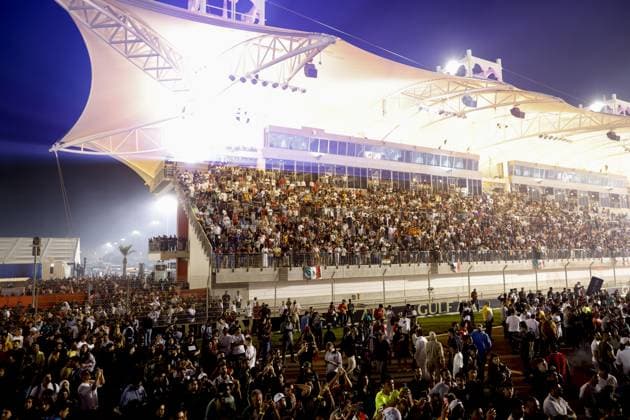 Fans during the Formula 1 Gulf Air Bahrain Grand Prix 2023, 1st round of the 2023 FIA Formula One World Championship, WM, Weltmeisterschaft from March 3 to 5, 2023 on the Bahrain International Circuit, in Sakhir, Bahrain - F1 - BAHRAIN GRAND PRIX 2023 - RACE DPPI Panoramic  20230305_F12023GP01BRN_JK237213