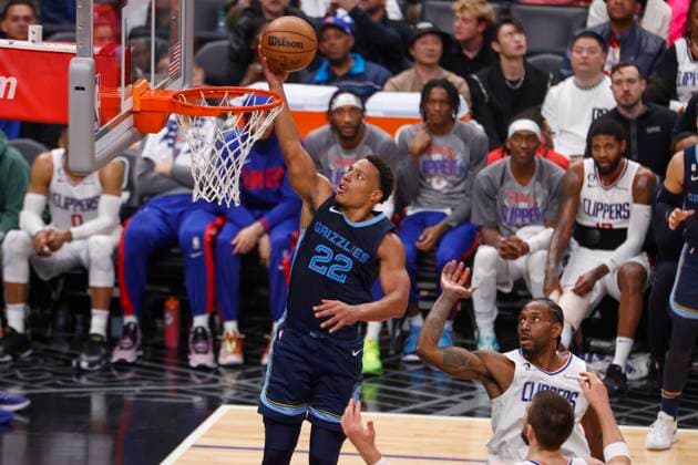 March 5, 2023, Los Angeles, California, USA: Memphis Grizzlies guard Desmond Bane (L) goes to basket against the Los Angeles Clippers during an NBA, Basketball Herren, USA basketball game at Crypto.com Arena in Los Angeles Friday, Feb. 24, 2023. Los Angeles USA - ZUMAc68_ 20230305_zaf_c68_044 Copyright: xRingoxChiux
