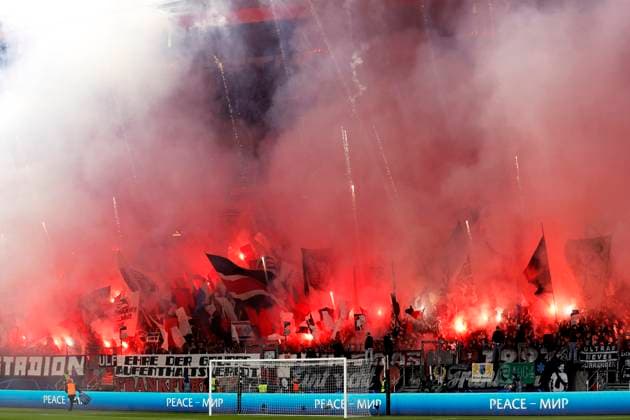 FANS Team Eintracht Frankfurt with pyrotechnics UEFA Championsleague Season 2022 2023 Round of 16 match Eintracht Frankfurt SSC Napoli on 21 02 2023 in Frankfurt DFL REGULATES PROHIBIT ANY USE OF PHOTOGRAPHS as IMAGE SEQUENCES and or QUASI VIDEO Copyright: xLacixPerenyix