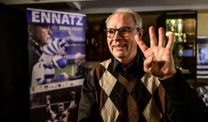 Bilder des Jahres 2023, Sport 03 März Sport Themen der Woche KW10 Sport Bilder des Tages MSV Legende Bernard Dietz wird 75. *** NUR FÜR REDAKTIONELLE ZWECKE *** EDITORIAL USE ONLY ***<p>MSV Legende Bernard Dietz führt am Dienstag den 7.März 2023 durch sein Haus in Drensteinfurt. Zahlreiche Pokale und Urkunden sind in Schränken und Vitrinen zu bestaunen. Deutschland NRW Drensteinfurt Copyright: RalfxRottmannxFunkexFotoxServices *** MSV legend Bernard Dietz turns 75 FOR EDITORIAL PURPOSES ONLY EDITORIAL USE ONLY p MSV legend Bernard Dietz tours his home in Drensteinfurt on Tuesday, March 7, 2023 Numerous trophies and certificates can be admired in cabinets and display cases Germany NRW Drensteinfurt Copyright RalfxRottmannxFunkexFotoxServices Copyright: RalfxRottmannxFunkexFotoxServices doc7p8bexwvrsopmfqadnv ,EDITORIAL USE ONLY