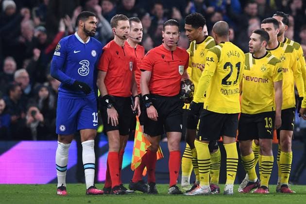Soccer Champions League Round of 16 FC Chelsea Borussia Dortmund on 07 03 2023 at Stamford Bridge in London Dortmund players complain to referee Danny Makkelie Netherlands after the end of the game xHDx