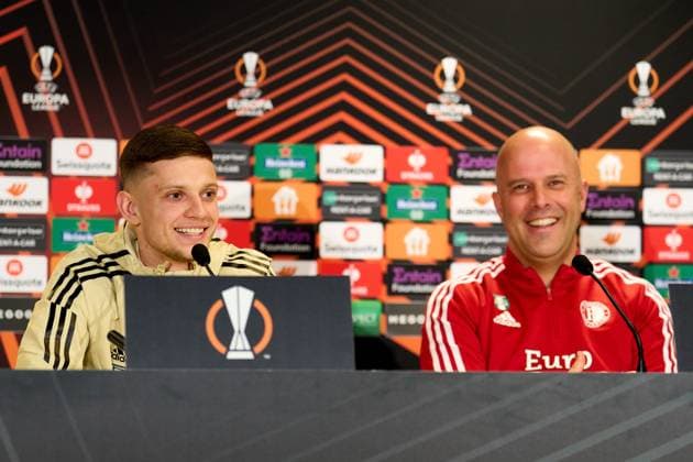 UEFA Europa League: press conference, PK, Pressekonferenz and training of Feyenoord Warsaw - Sebastian Szymanski of Feyenoord, Feyenoord coach Arne Slot during the press conference and training of Feyenoord at Stadion Wojska Polskiego on 8 March 2023 in Warsaw, Poland. Copyright: xTomxBodex