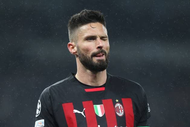 Tottenham gegen Mailand 8. März 2023, London Champions League Fußball Tottenham Hotspur gegen AC Mailand Olivier Giroud vom AC Mailand winkt Foto Charlotte Wilson Abseits London UK  Copyright: xCharlottexWilsonx xOffsidexOffside