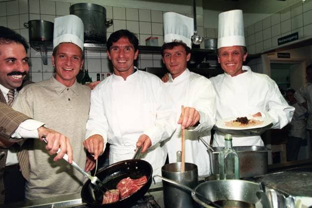 1.FC Köln: Andrzej Rudy, Frank Greiner, Bruno Labbadia, Horst Heldt (vr) *** 1 FC Cologne Andrzej Rudy, Frank Greiner, Bruno Labbadia, Horst Heldt vr