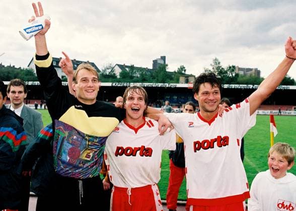 SC Fortuna Köln - VfL Bochum: TW Adam Matysek, Hansjörg Schneider, Uwe Fuchs (vl) *** SC Fortuna Köln VfL Bochum TW Adam Matysek, Hansjörg Schneider, Uwe Fuchs vl