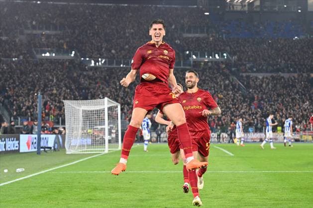 IPP20230309 Football - soccer: UEFA Europa League 2022 2023, A.S. Roma - Real Sociedad, l™ esultanza di marash kumblla dopo il gol di testa (Verwendung nur in Deutschland - GERMANY ONLY) *** IPP20230309 Football soccer UEFA Europa League 2022 2023, A S Roma Real Sociedad, l™ esultanza di marash kumblla dopo il gol di testa Use only in Germany GERMANY ONLY 