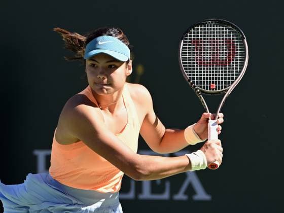 INDIAN WELLS, CA - MARCH 09: Emma Raducanu of Great Britain chases the ball during a tennis match at the BNP Paribas Open played on March 9, 2023 at the Indian Wells Tennis Garden in Indian Wells, CA.(Photo by John Cordes Icon Sportswire) TENNIS: MAR 09 BNP Paribas Open Icon506230309048