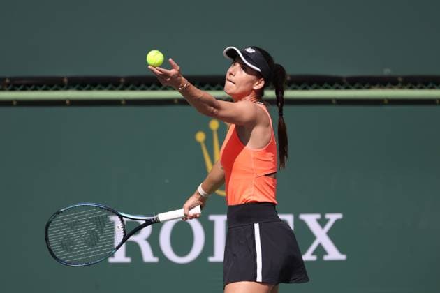 INDIAN WELLS, CA - MARCH 09: Sorana Cirstea (ROU) serves during the BNP Paribas Open on March 9, 2023 at the Indian Wells Tennis Garden in Indian Wells, CA. (Photo by George Walker Icon Sportswire) TENNIS: MAR 09 BNP Paribas Open Icon23030976