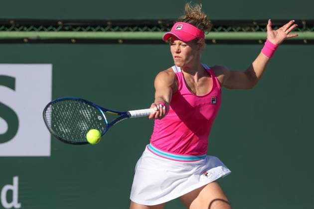 INDIAN WELLS, CA - MARCH 09: Laura Siegemund (GER) hits a forehand during the BNP Paribas Open on March 9, 2023 at the Indian Wells Tennis Garden in Indian Wells, CA. (Photo by George Walker Icon Sportswire) TENNIS: MAR 09 BNP Paribas Open Icon23030984