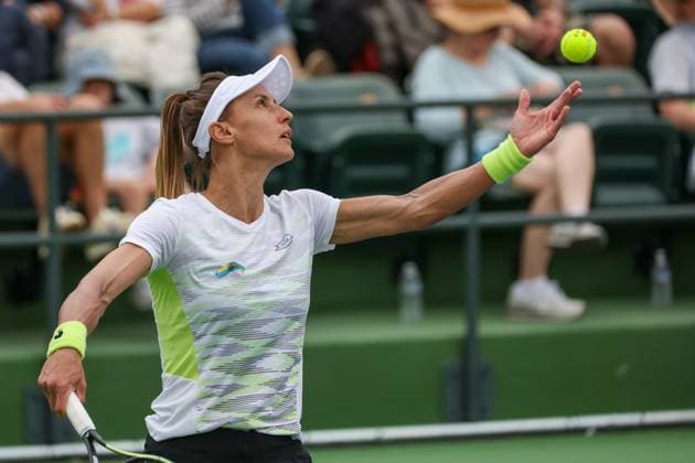 INDIAN WELLS, CA - MARCH 10: Lesia Tsurenko (UKR) serves during the BNP Paribas Open on March 10, 2023 at the Indian Wells Tennis Garden in Indian Wells, CA. (Photo by George Walker Icon Sportswire) TENNIS: MAR 10 BNP Paribas Open Icon230310021