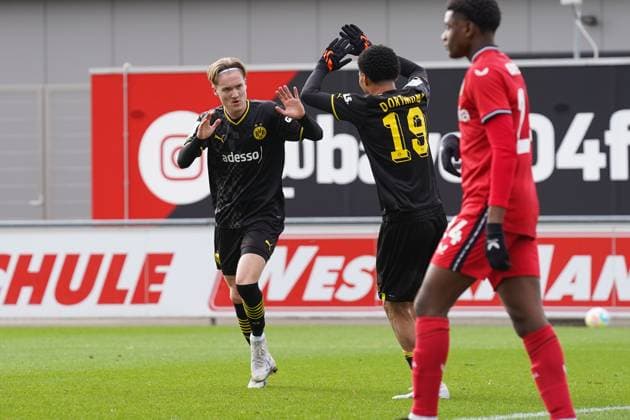 Saturday, 11 03 2023 Season 2022 2023 15 Matchday A Junior Bundesliga at Ulrich Haberland Stadion, Leverkusen, Germany SV Bayer Leverkusen U19 BV Borussia Dortmund U19 Julian Rijkhoff Borussia Dortmund U19 9 , Paris Josua Brunner Borussia Dortmund U19 19