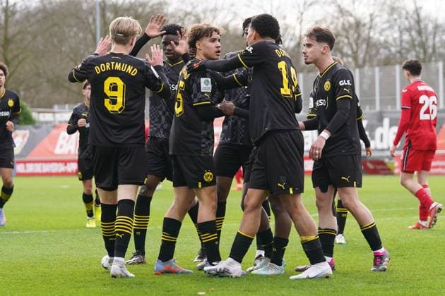 Saturday, 11 03 2023 Season 2022 2023 15 Matchday A Junior Bundesliga at Ulrich Haberland Stadion, Leverkusen, Germany SV Bayer Leverkusen U19 BV Borussia Dortmund U19 Goal celebration after 1 0 by Julian Rijkhoff Borussia Dortmund U19 9