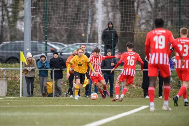 Dresdens Tony Menzel left in a duel SG Dynamo Dresden U19 1 FC Union Berlin soccer season 2022 2023 Sportpark Ostra Dresden 11 March 2023