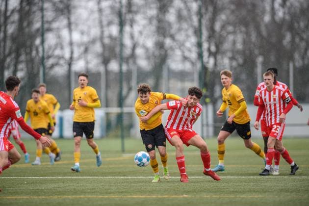 Dresdens Joe Loewe left in a duel SG Dynamo Dresden U19 1 FC Union Berlin Football season 2022 2023 Sportpark Ostra Dresden 11 March 2023