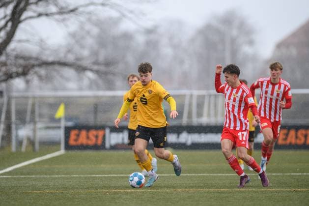 Dresdens Nik Orth on the ball SG Dynamo Dresden U19 1 FC Union Berlin Football season 2022 2023 Sportpark Ostra Dresden 11 March 2023