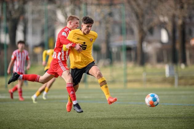 Dresdens Julius Hoffmann U19 in a duel SG Dynamo Dresden U19 1 FC Union Berlin Football season 2022 2023 Sportpark Ostra Dresden 11 March 2023
