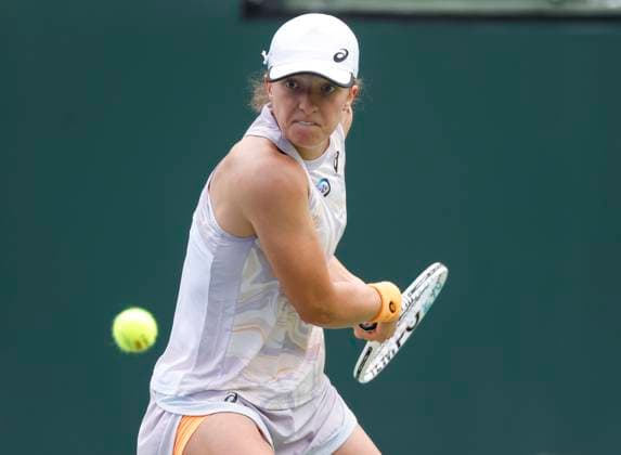 March 11, 2023 Iga Swiatek of Poland returns a shot to Claire Liu during the 2023 BNP Paribas Open at Indian Wells Tennis Garden in Indian Wells, California. Mandatory Photo Credit: CSM Indian Wells United States of America - ZUMAc04_ 20230311_zaf_c04_302 Copyright: xCharlesxBausx