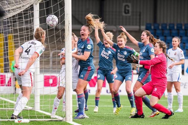 Bilder des Jahres 2023, Sport 03 März Sport Themen der Woche KW10 Sport Bilder des Tages Azerion Vrouwen Eredivisie: Telstar V1 v Feyenoord V1 Velsen-Zuid - Amber Verspaget of Feyenoord V1 scores the disallowed 0-1 during the match between Telstar V1 v Feyenoord V1 at BUKO Stadion on 12 March 2023 in Velsen-Zuid, Netherlands. Copyright: xYannickxVerhoevenx