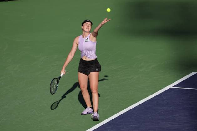 INDIAN WELLS, CA - MARCH 12: Linda Noskova (CZE) serves during the BNP Paribas Open on March 12, 2023 at the Indian Wells Tennis Garden in Indian Wells, CA. (Photo by George Walker Icon Sportswire) TENNIS: MAR 12 BNP Paribas Open Icon230312073
