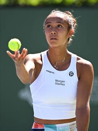 INDIAN WELLS, CA - MARCH 13: Leylah Fernandez of Canada serving during a tennis match at the BNP Paribas Open played on March 13, 2023 at the Indian Wells Tennis Garden in Indian Wells, CA. (Photo by John Cordes Icon Sportswire) TENNIS: MAR 13 BNP Paribas Open Icon506230313007