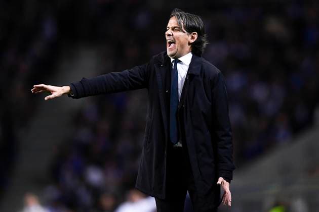 FC Porto v FC Internazionale - UEFA Champions League Simone Inzaghi, head coach of FC Internazionale, gestures during the UEFA Champions League round of 16 football match between FC Porto and FC Internazionale. Porto Portugal Copyright: xNicolòxCampox
